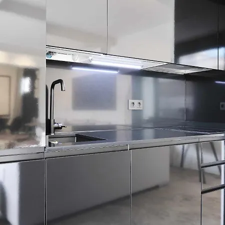 Maestranza Modern Apartament